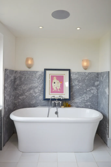 Eclipse-Quartzite-Bath-Surround-693x1024 1