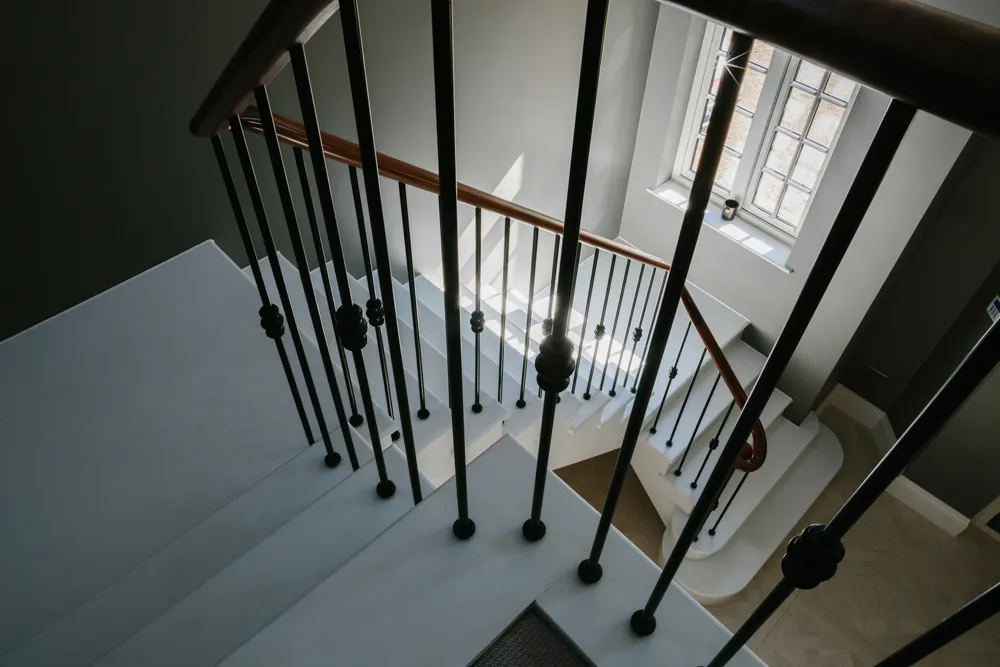 Frost-White-Quartz-Staircase-2
